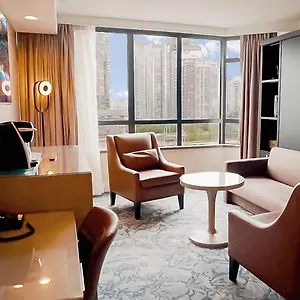 4* Отель The Parker And Rooftop
